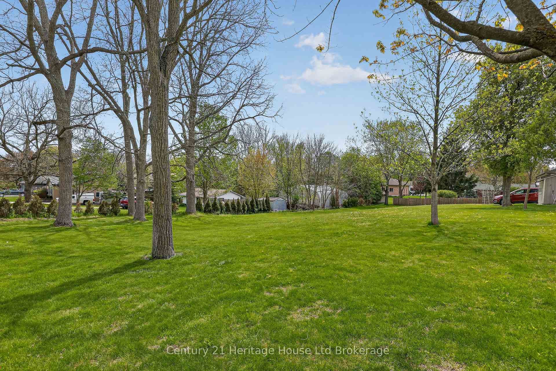 15 Hampden Street photo 39