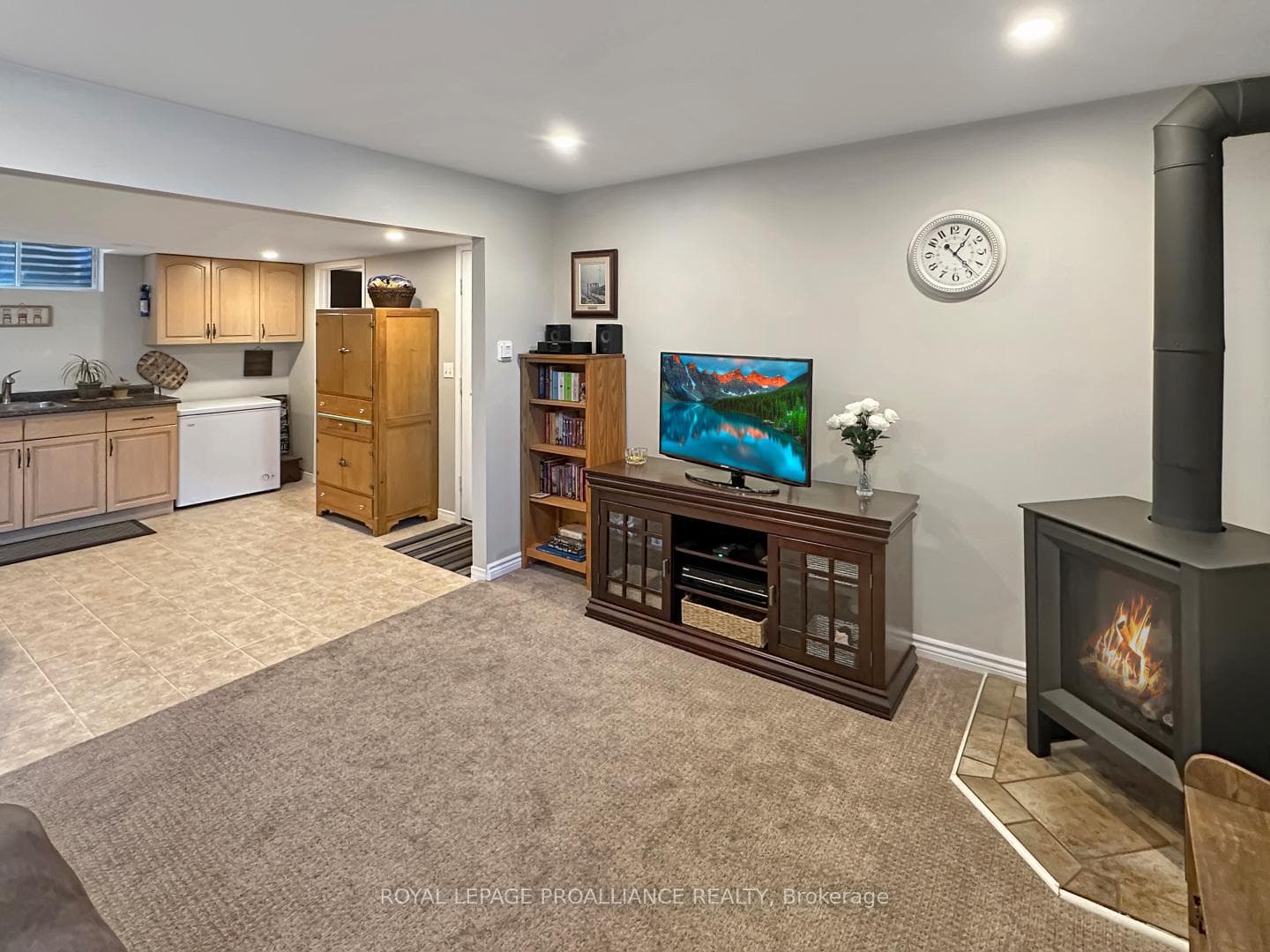2 Thompson Court photo 37