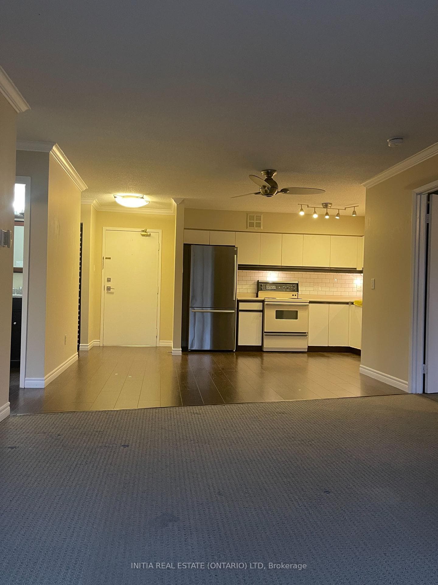 1 Jacksway Crescent Unit 304 photo 9