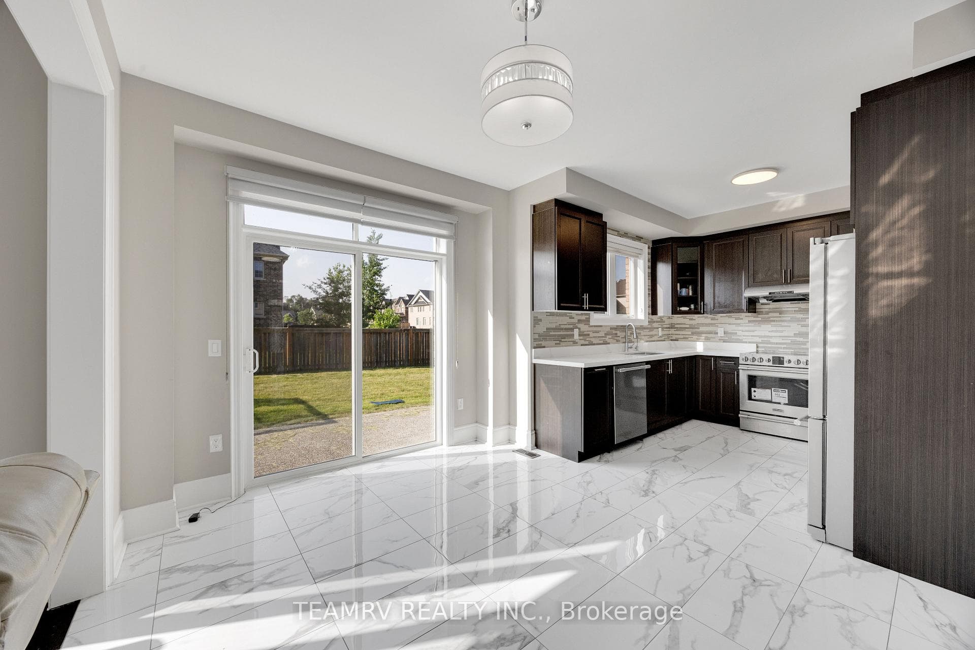 1161 Upper Thames Drive photo 25