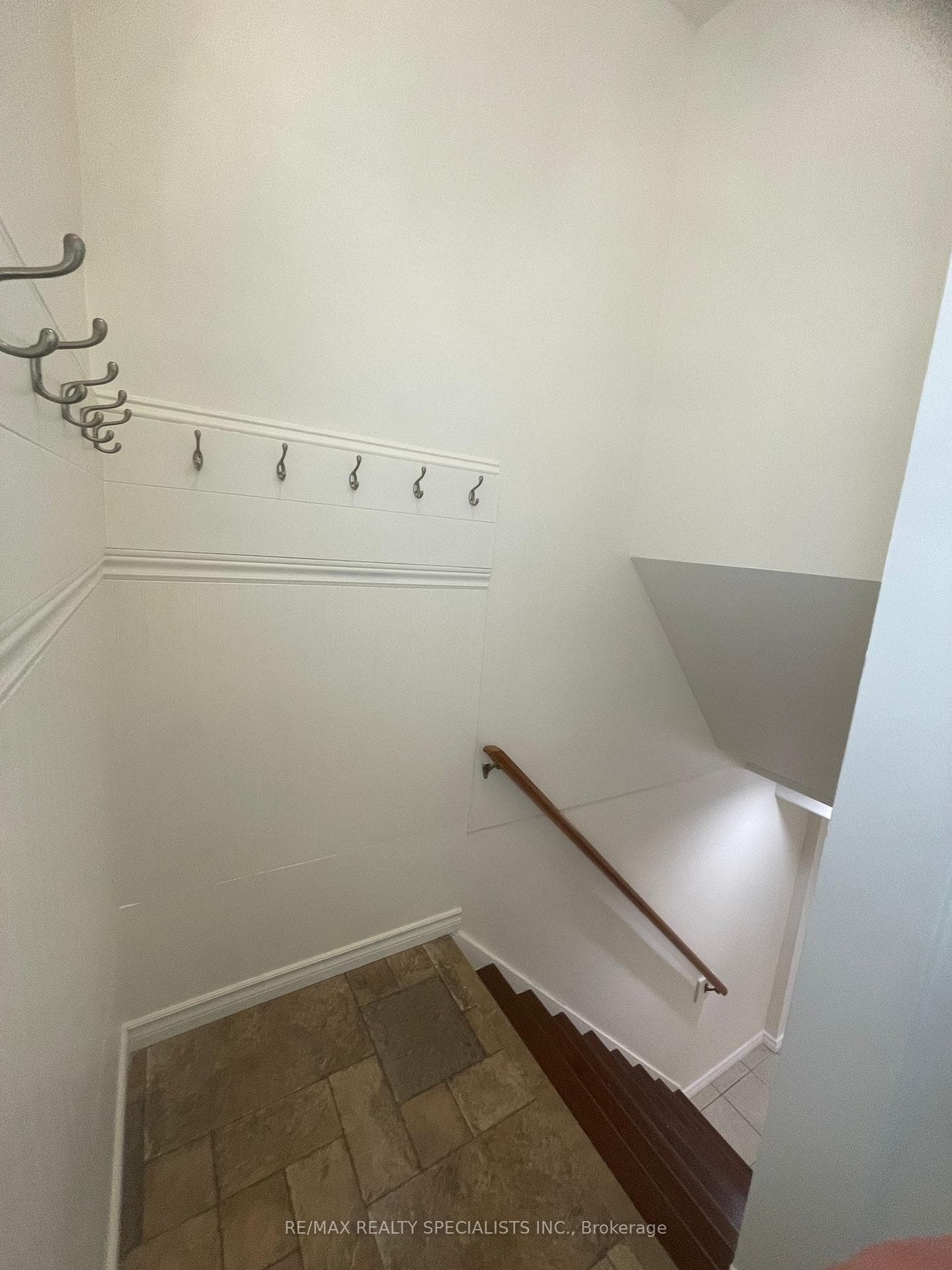 27 Deerborn Drive Unit BSMT photo 3