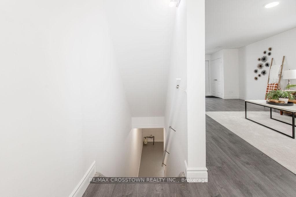 124 Malcolm Street photo 31