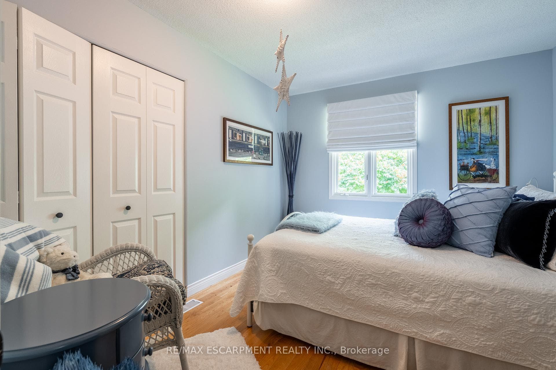 63 FORESTGATE Drive photo 25