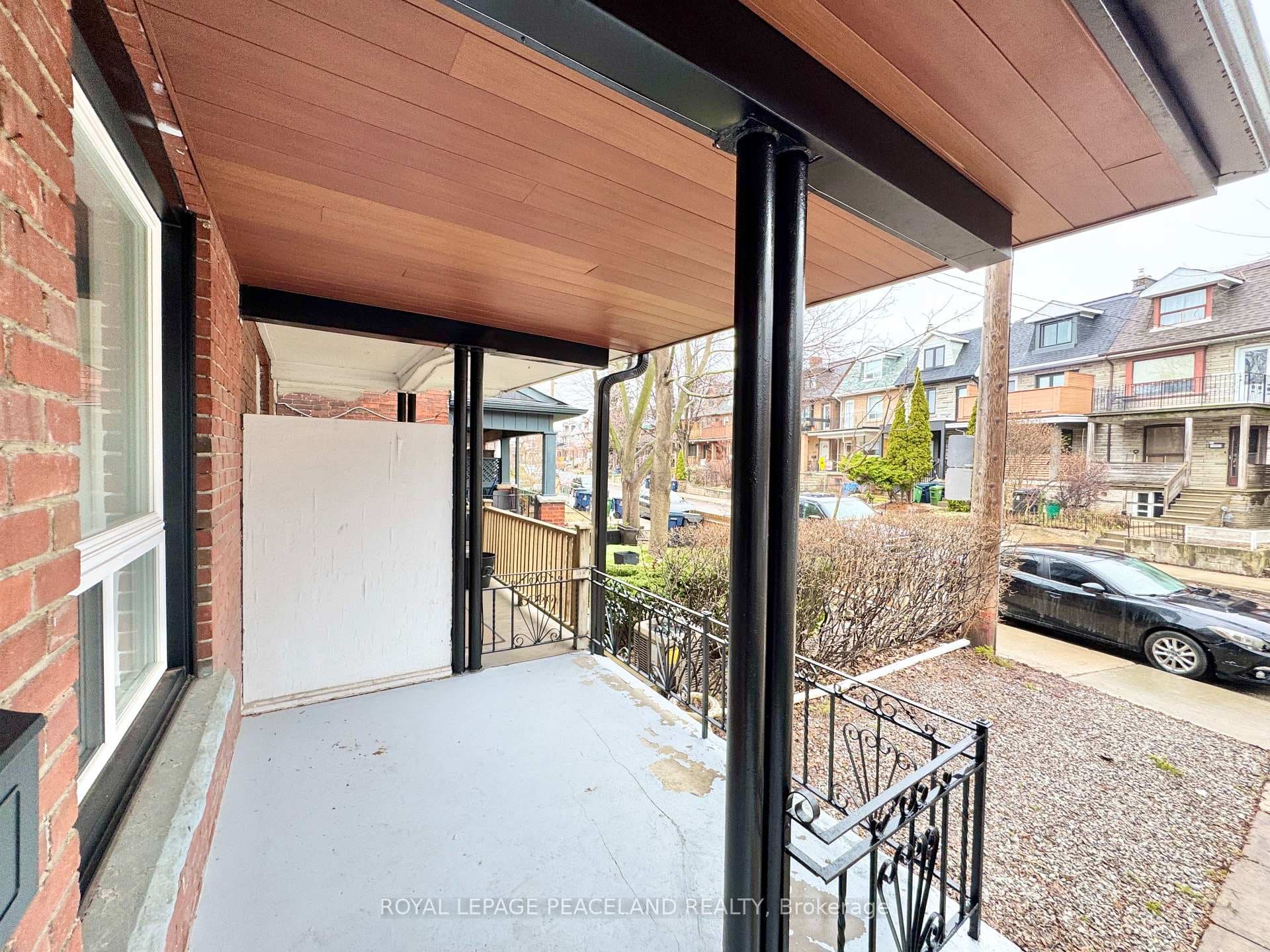 101 Marchmount Road photo 4