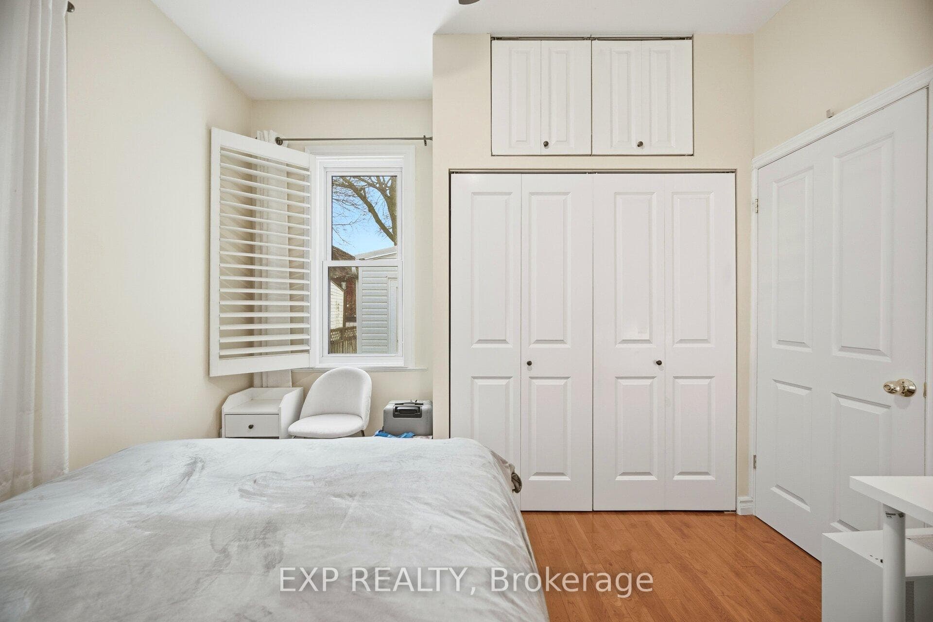 402 Woodfield Road Unit A photo 14