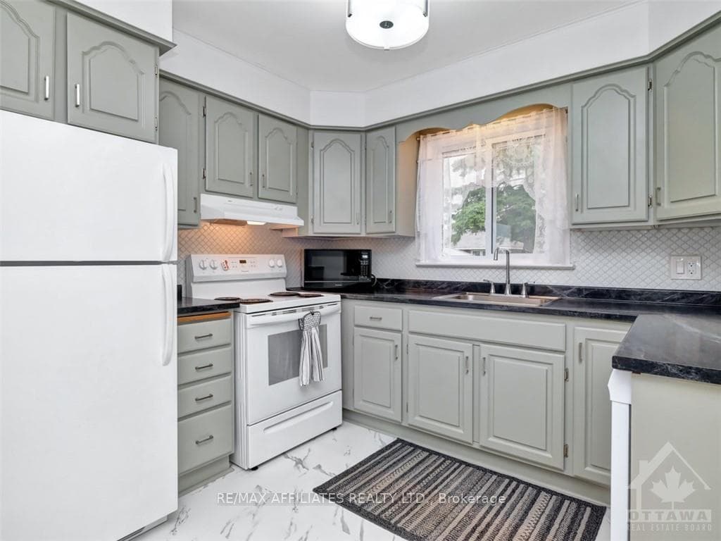 26 CENTRAL Avenue photo 12