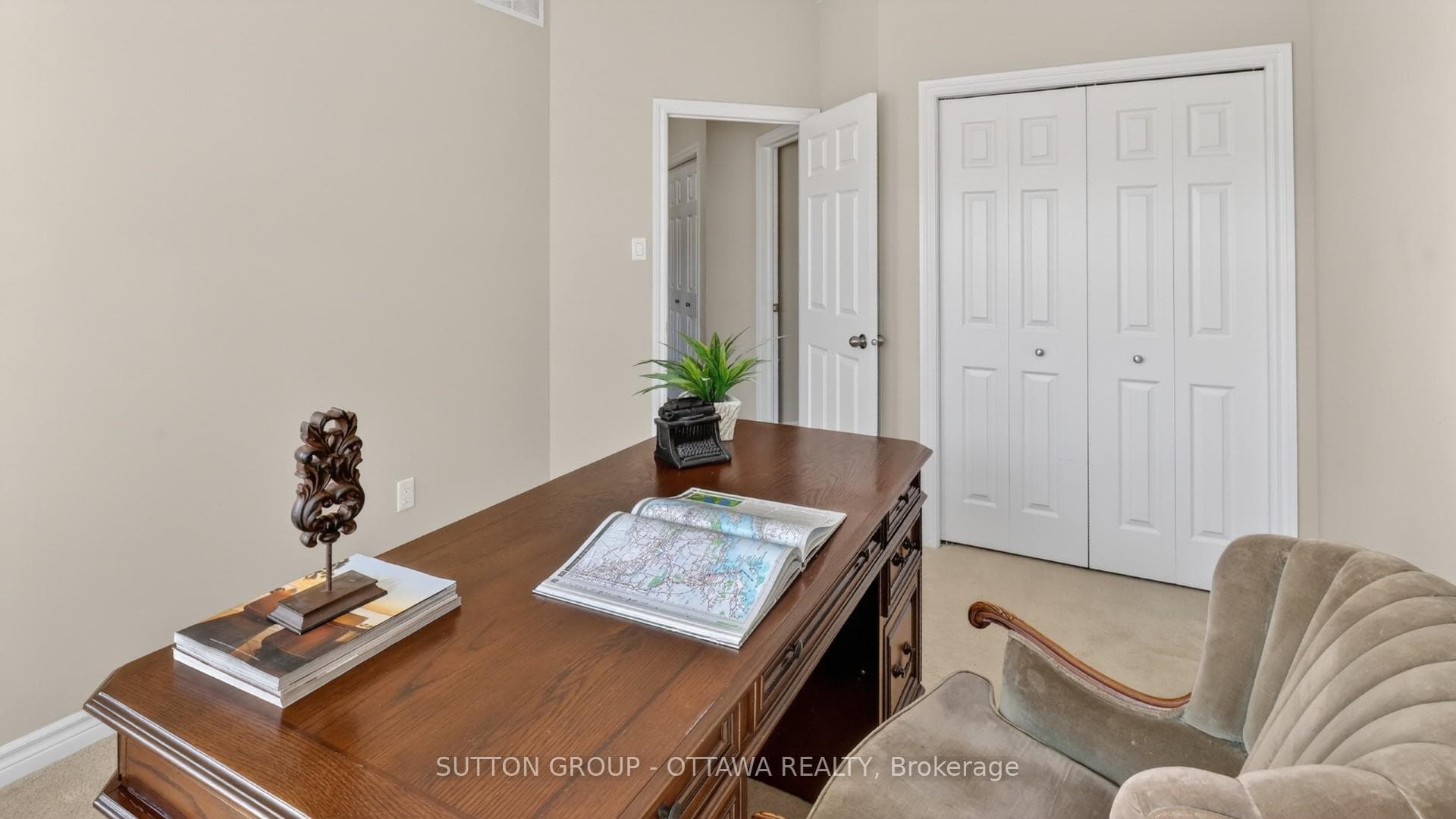 104 Passageway Private photo 11
