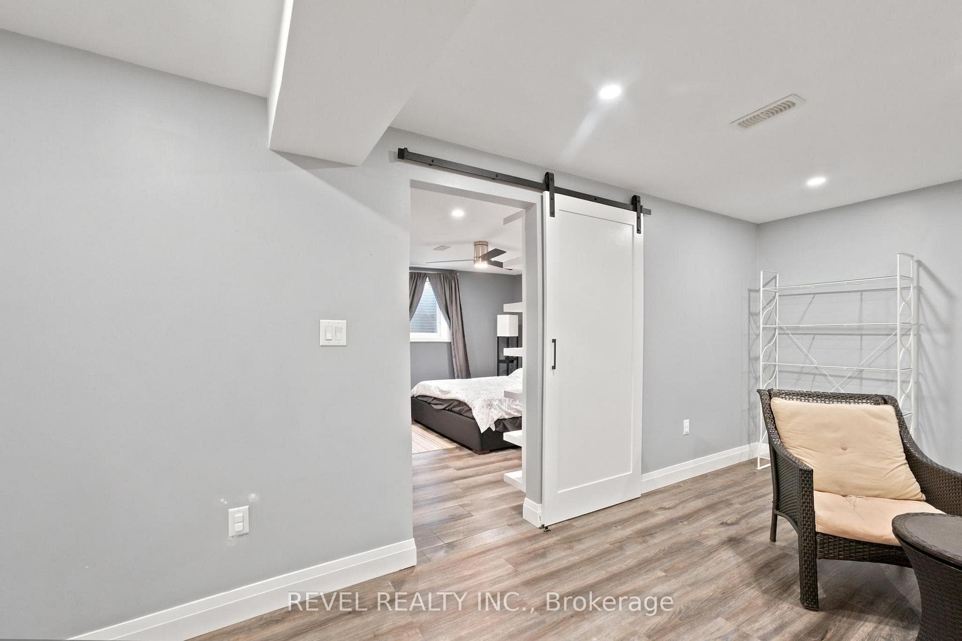 207 Valridge Drive photo 35