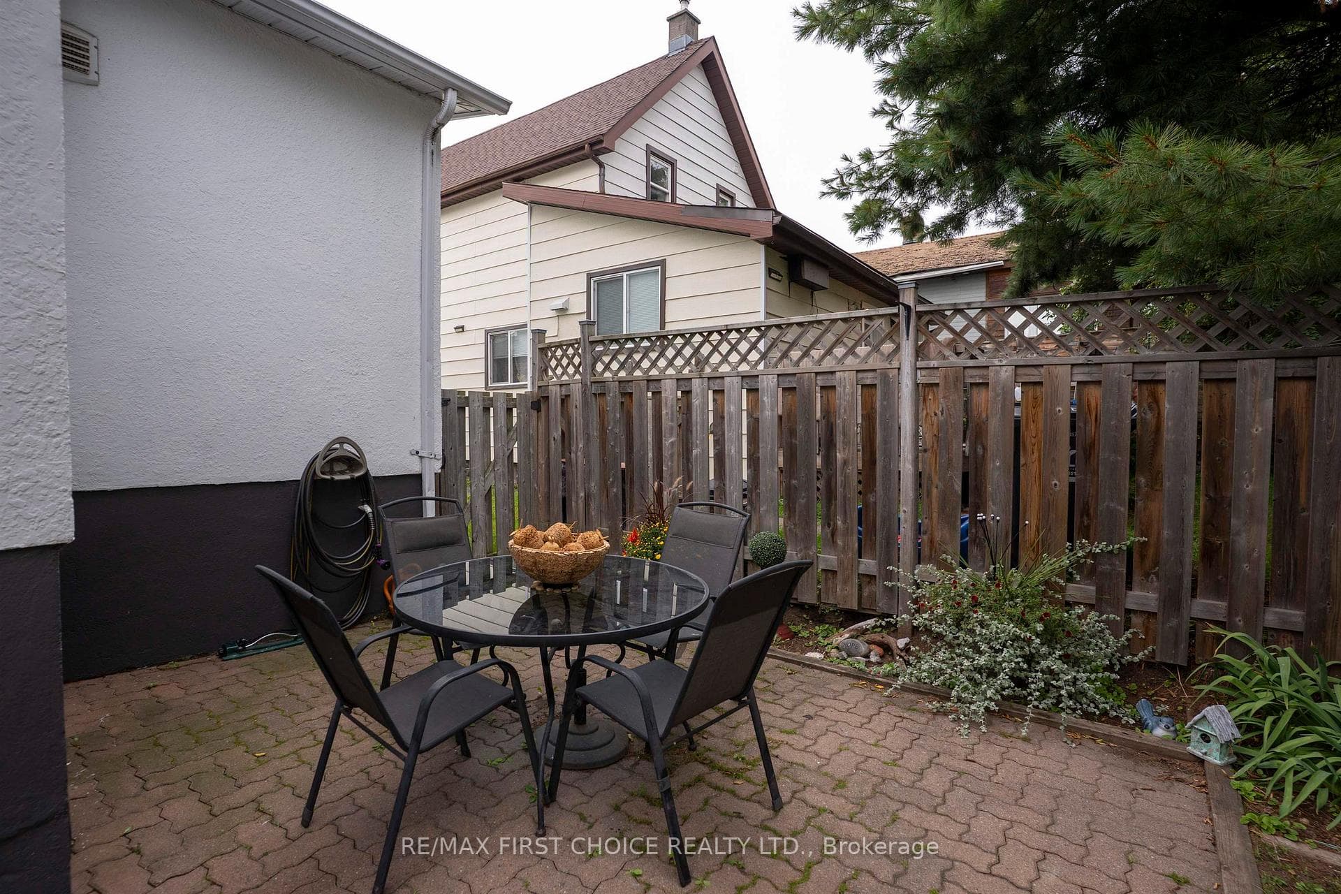 222 Wolseley Street photo 33