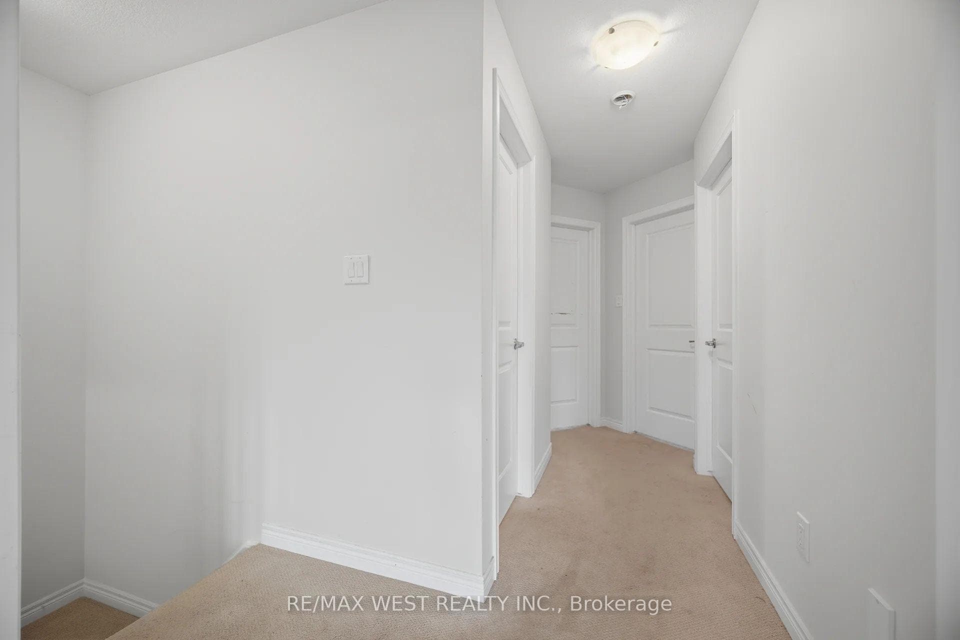 137 Echovalley Drive photo 22