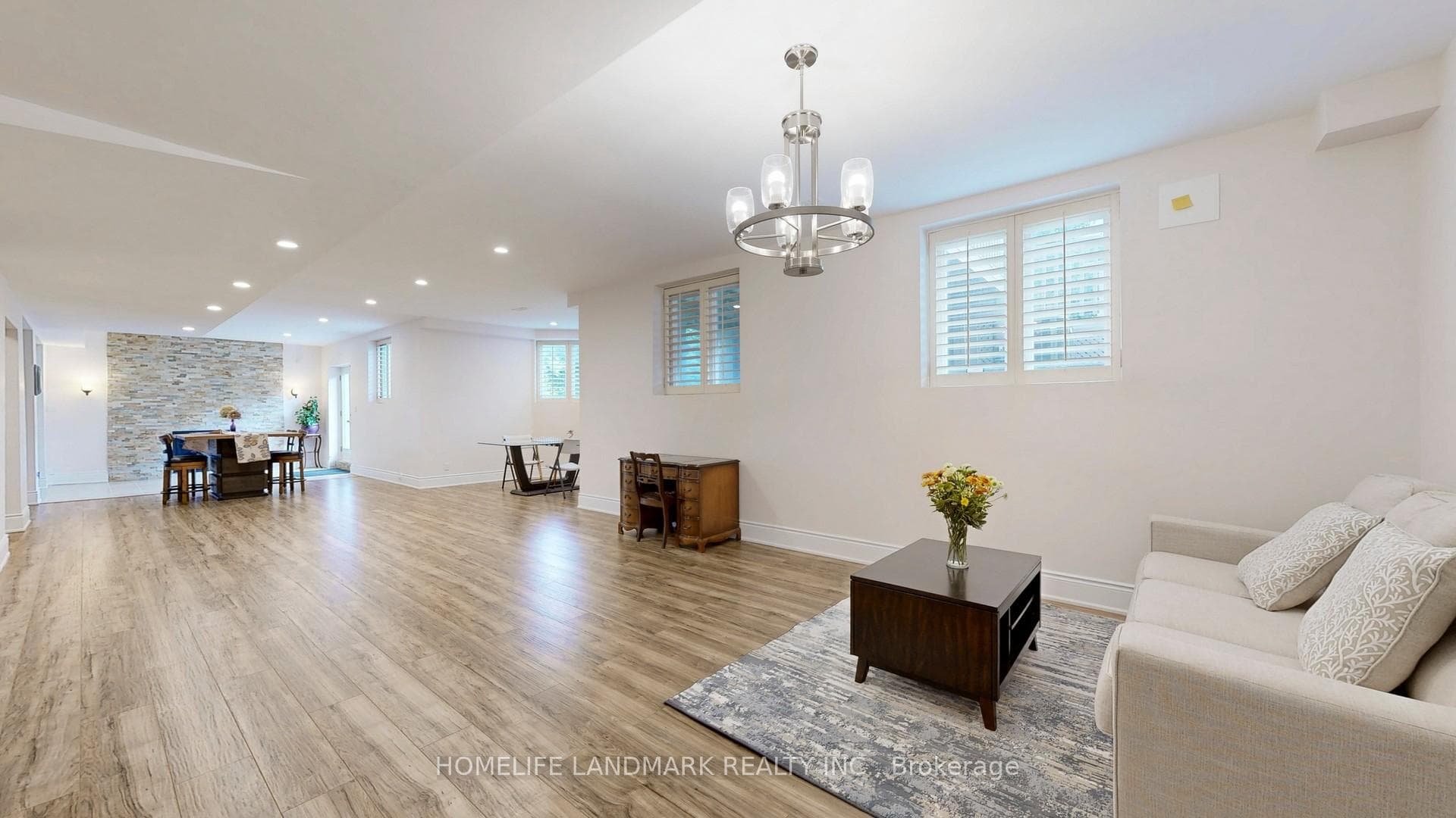 90 Offord Crescent photo 34