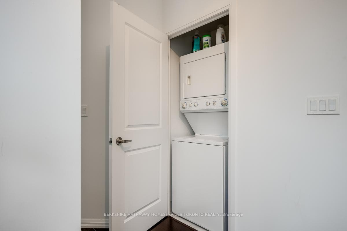 35 Hayden Street Unit 1702 photo 22