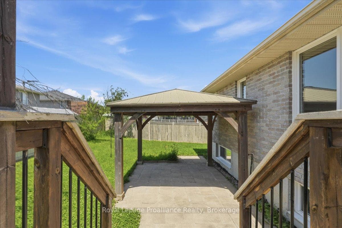 13 Freedom Crescent photo 46