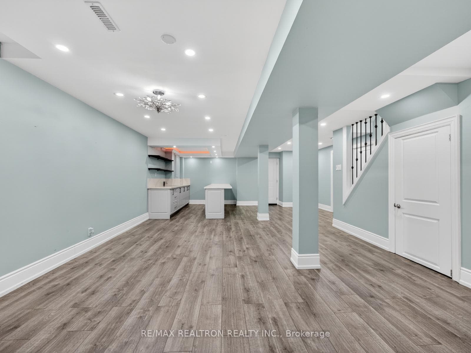 33 Ritchie Avenue photo 27