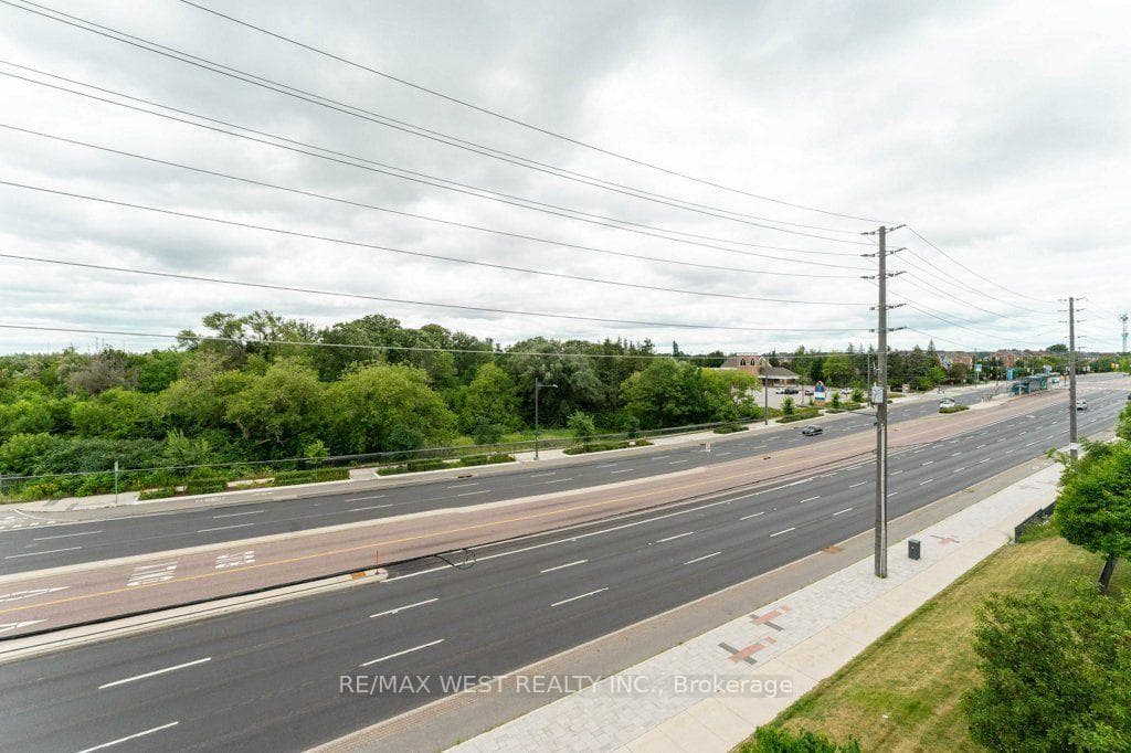 Unobstructed Highway 7 View