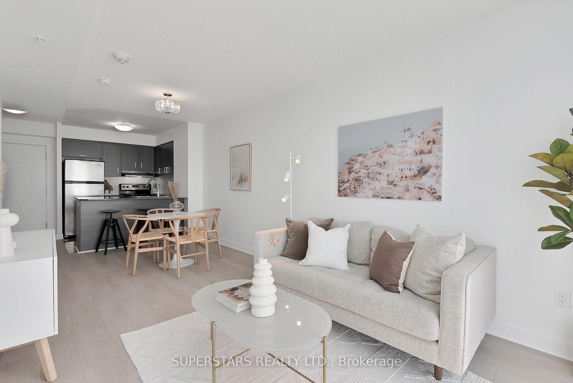 5740 Yonge Street Unit 903 photo 1