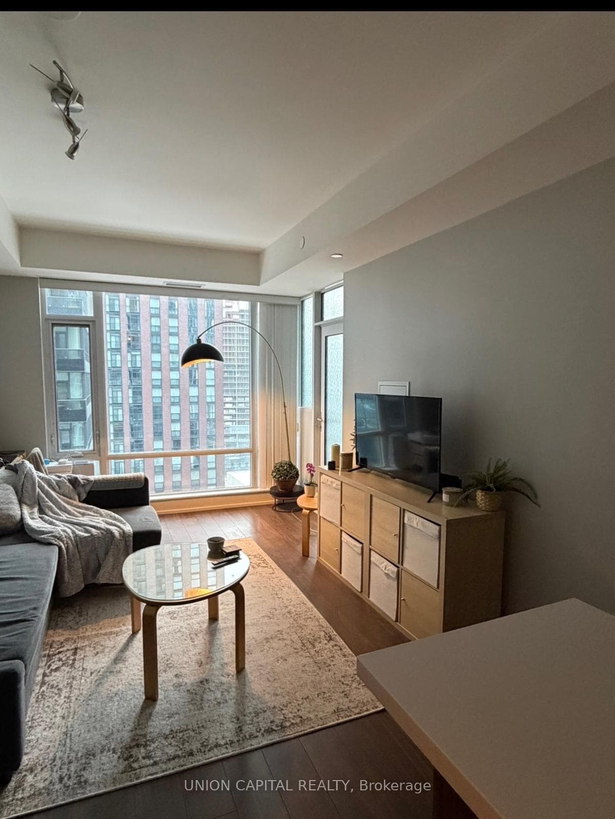 21 Widmer Street Unit 1807 photo 15