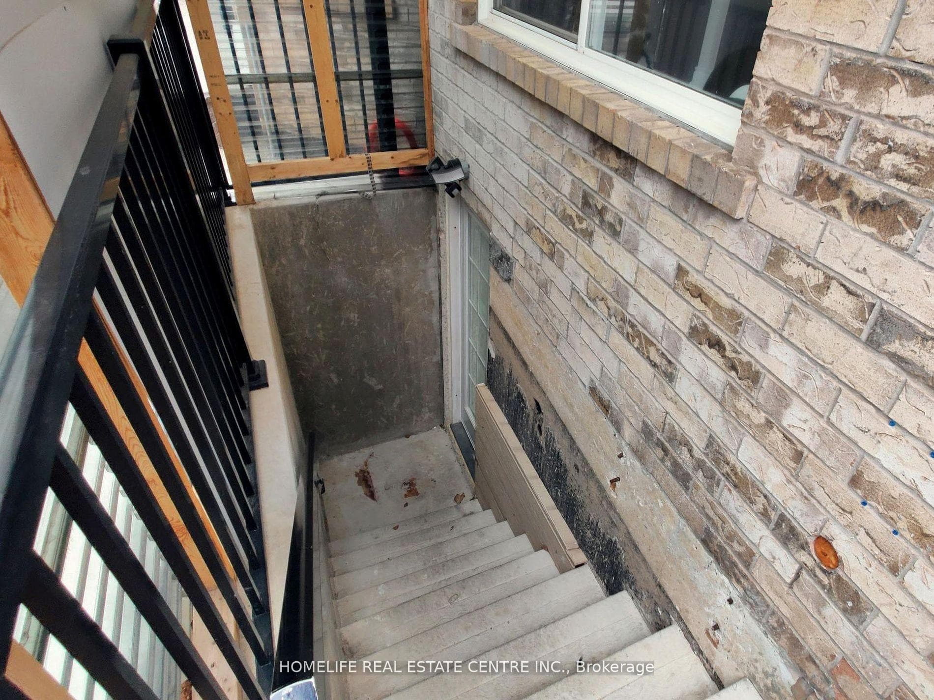 62 Lockheed Crescent photo 38