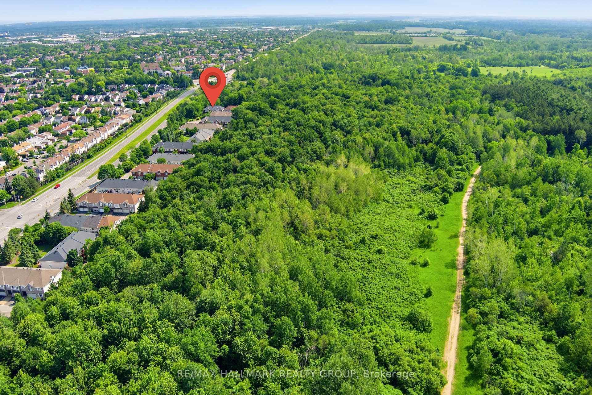 243 Gladeview Private photo 39
