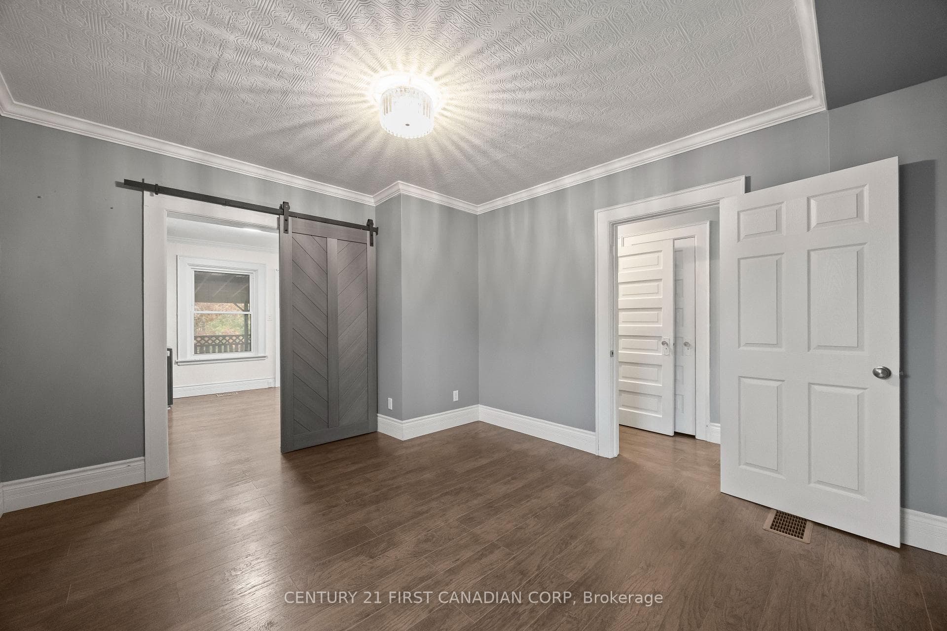 92 Hincks Street Unit 2 photo 9