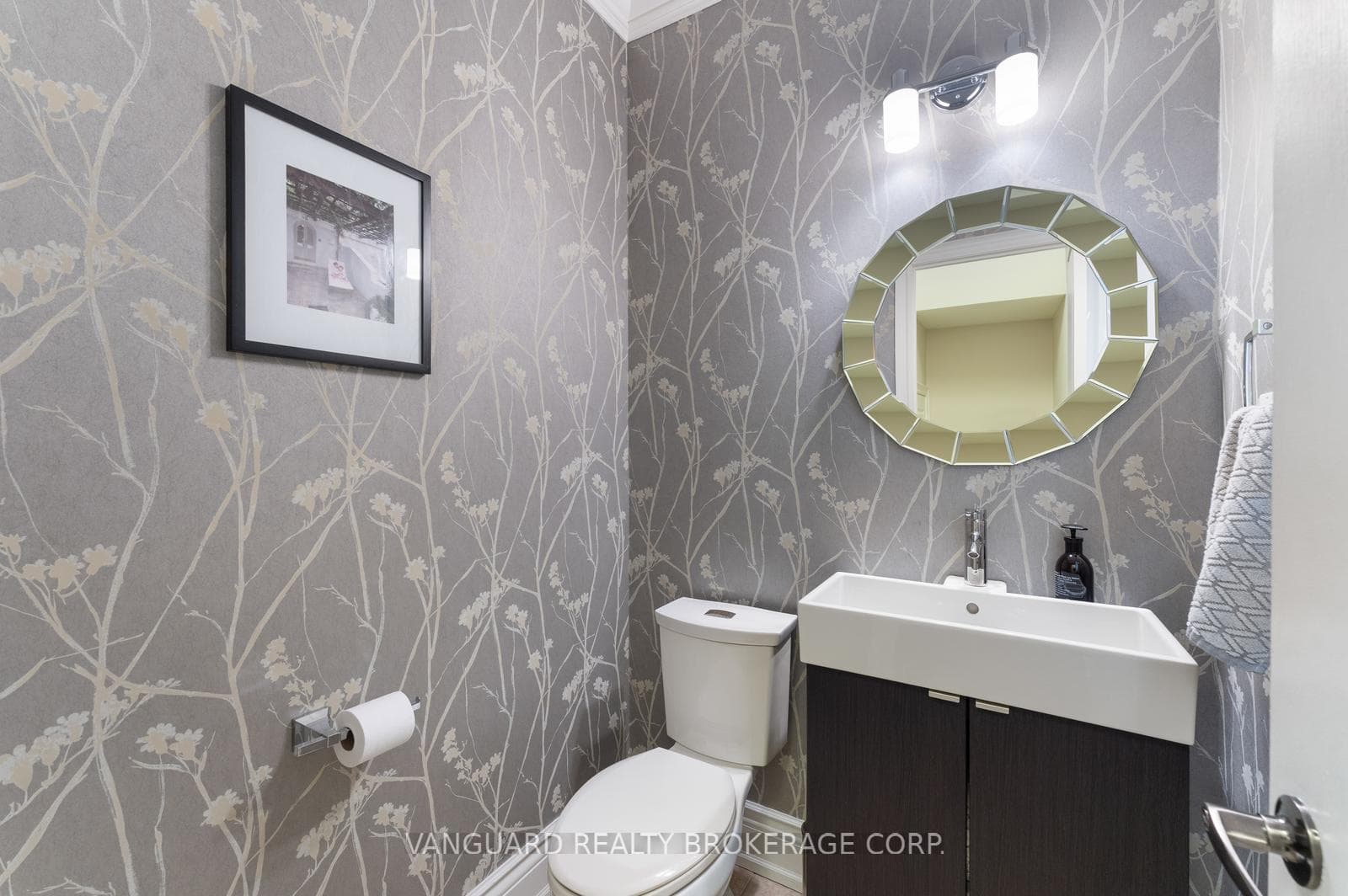 611 Davos Road photo 27