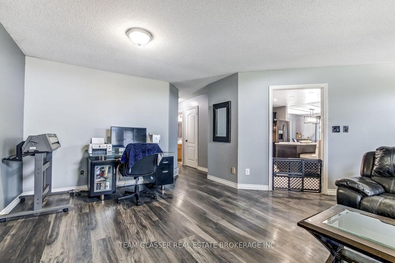 23999 Mayfair Road photo 18