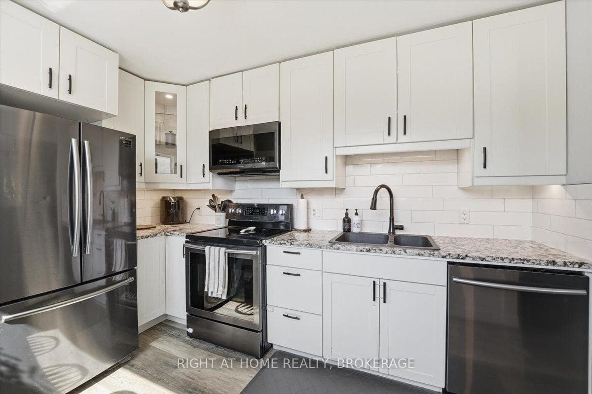 63 Plymouth Avenue photo 12