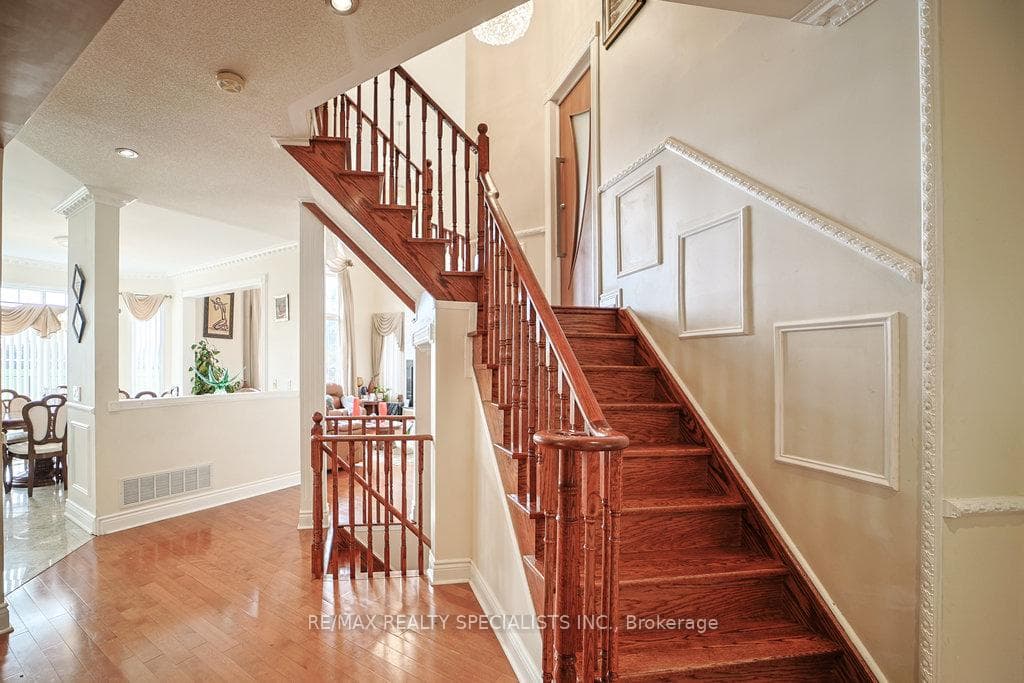 47 Vineyard Avenue photo 16