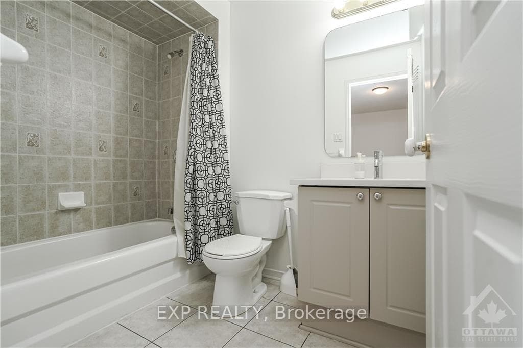 79 LOCHELAND Crescent photo 18