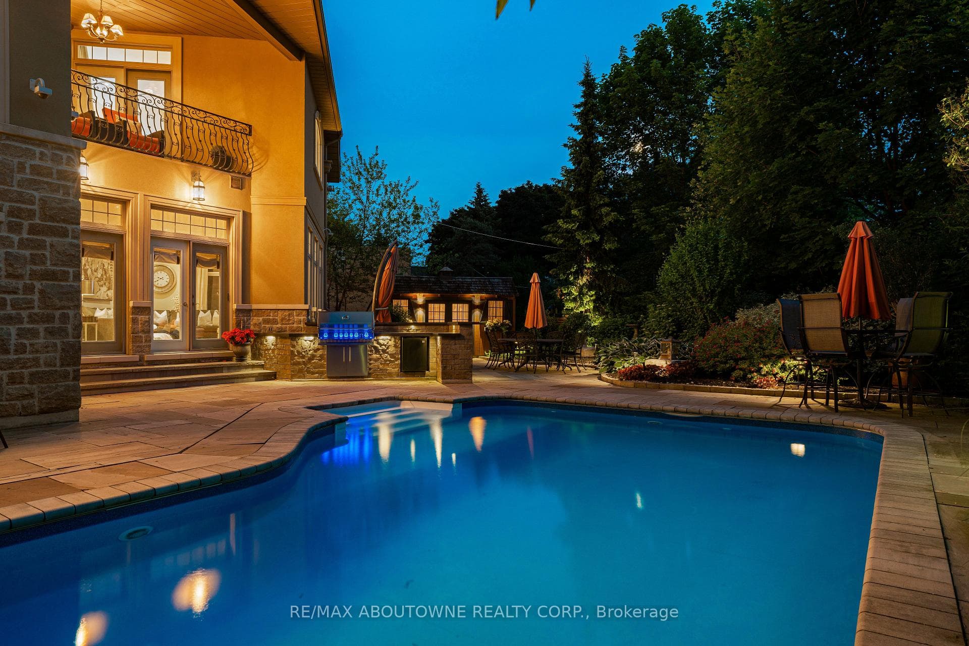 sophisticated entertaining and complete privacy
