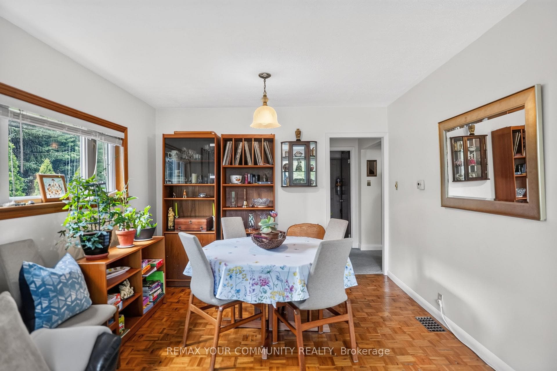 223 Richmond Street photo 5