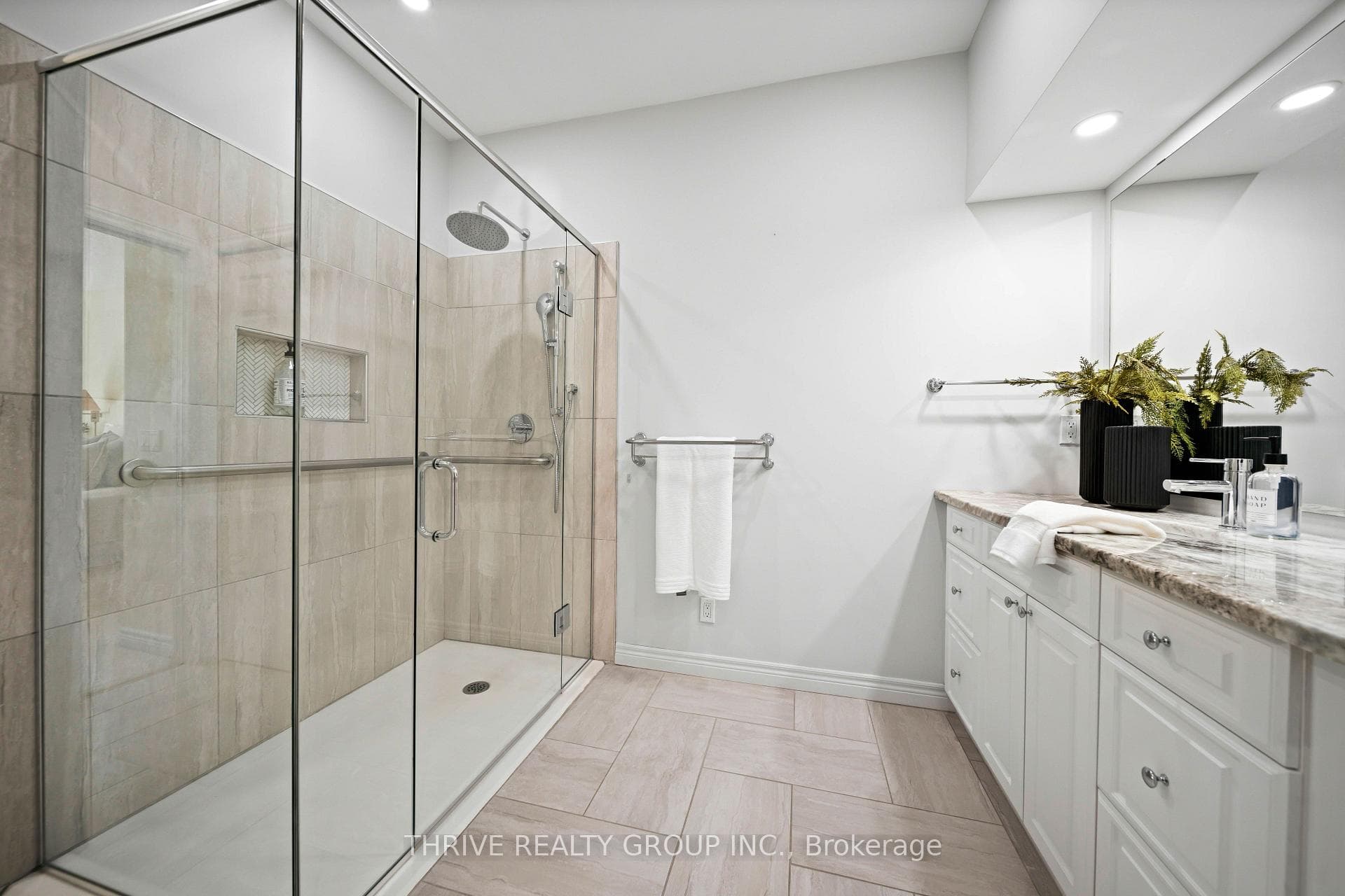 1574 Richmond Street Unit 3 photo 20