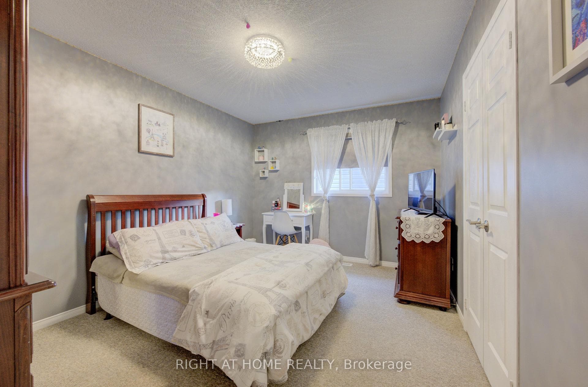 32 Triller Avenue photo 26