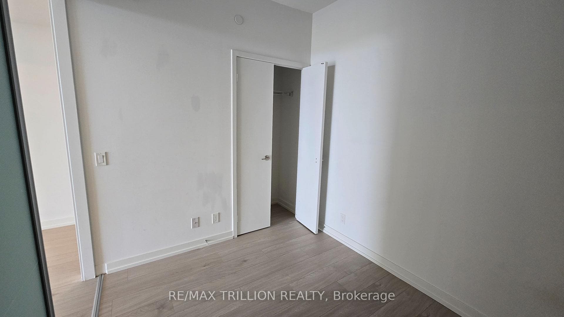 33 Helendale Avenue Unit 1301 photo 11
