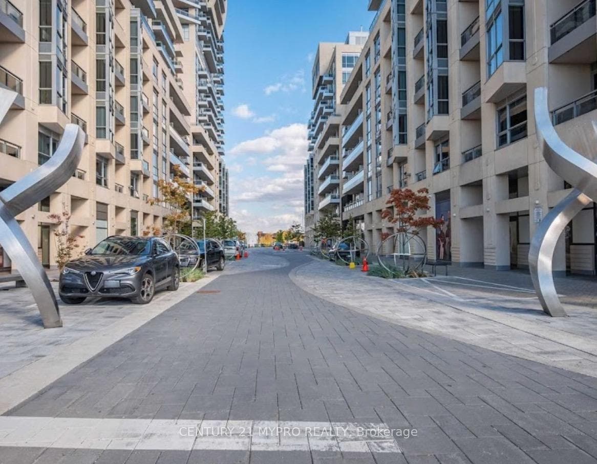 9205 Yonge Street Unit 704 photo 2