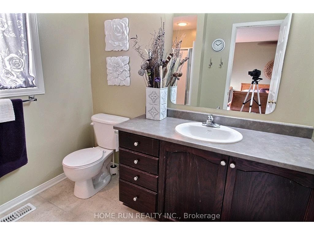 194 Flamborough Way photo 10