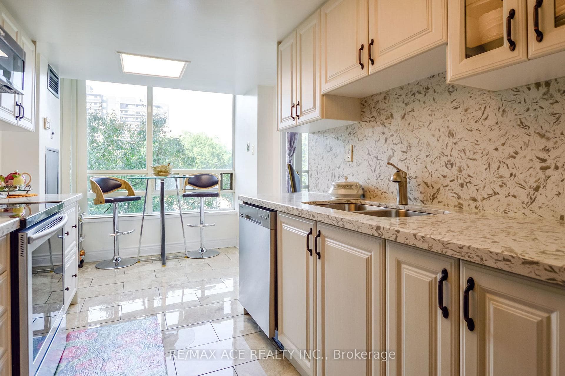 75 King Street Unit 201 photo 14