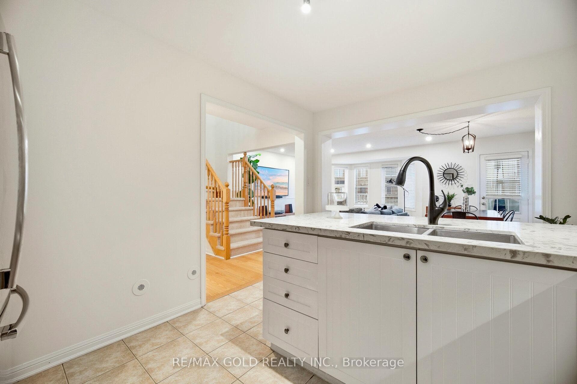920 Sprague Place photo 9