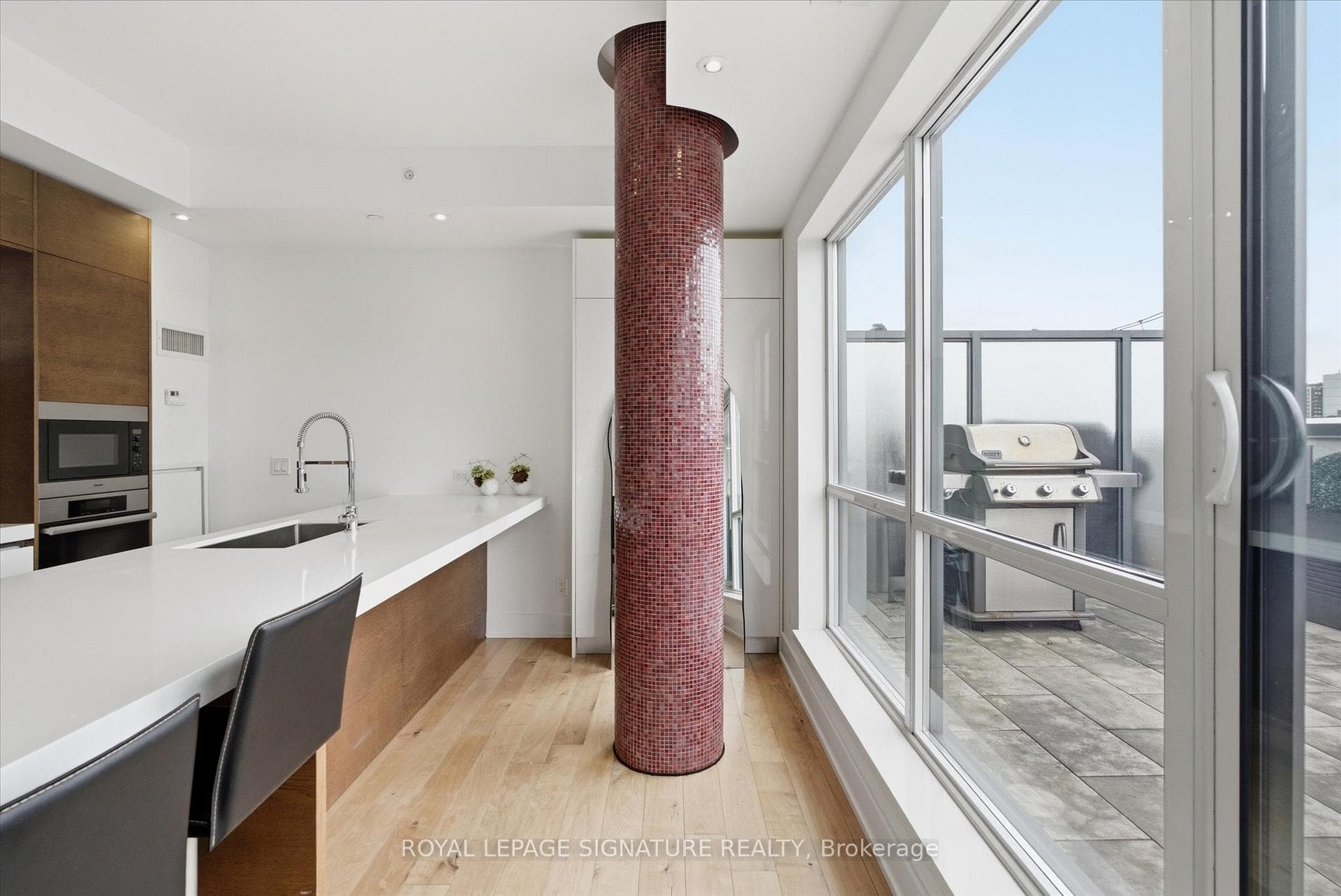 1205 Queen Street Unit PH704 photo 6
