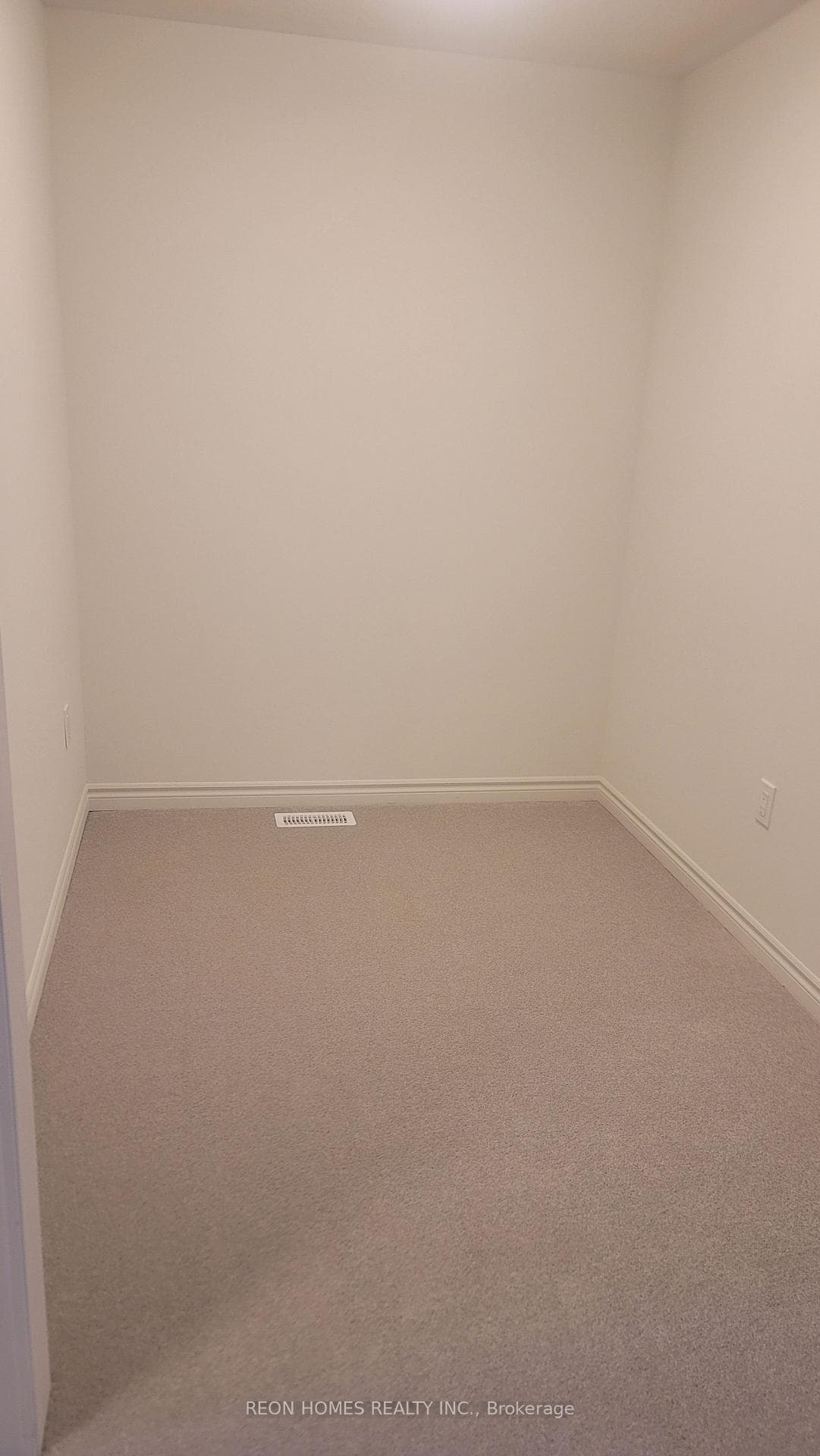 525 Trevor Street photo 15