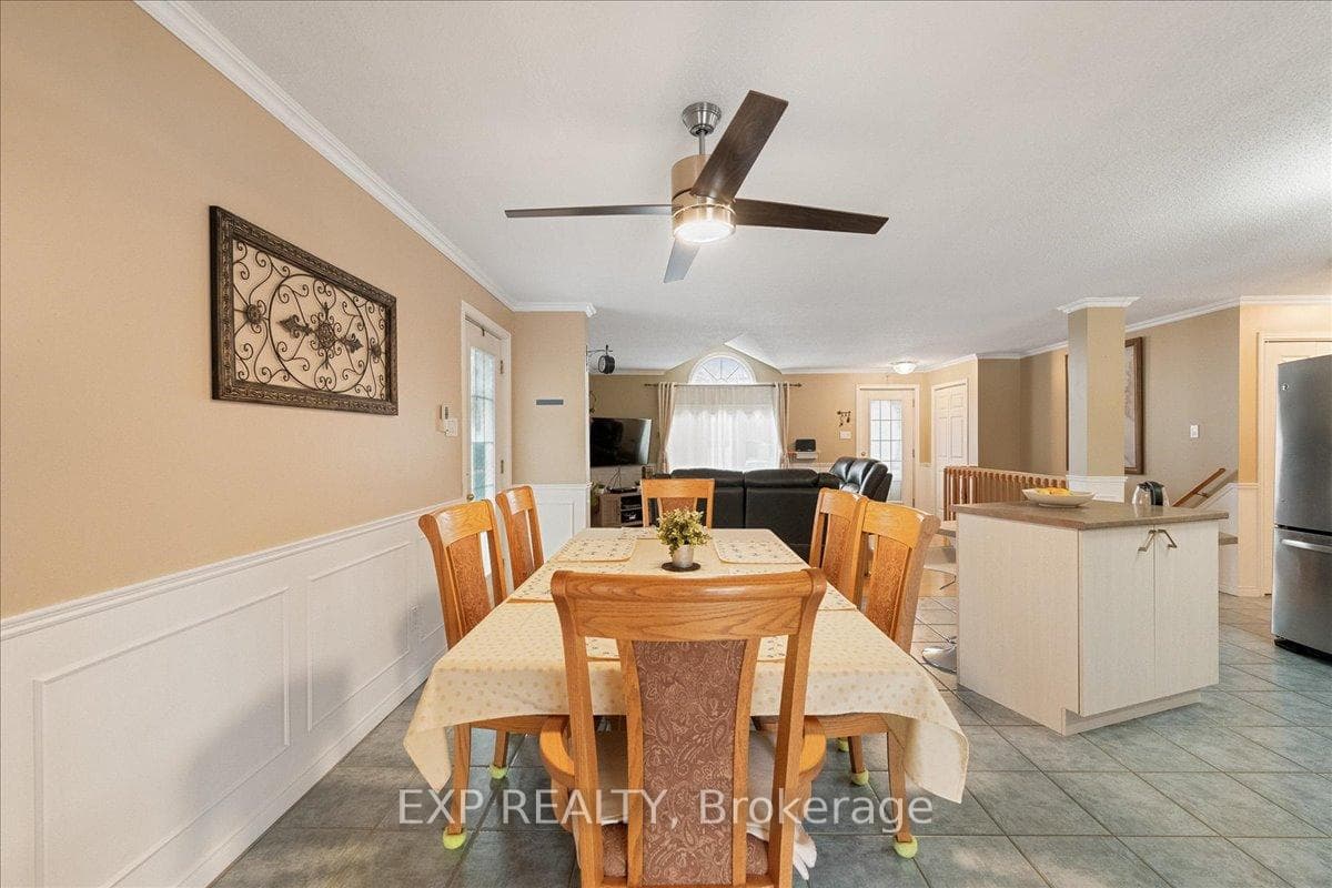 213 Longueuil Street photo 15