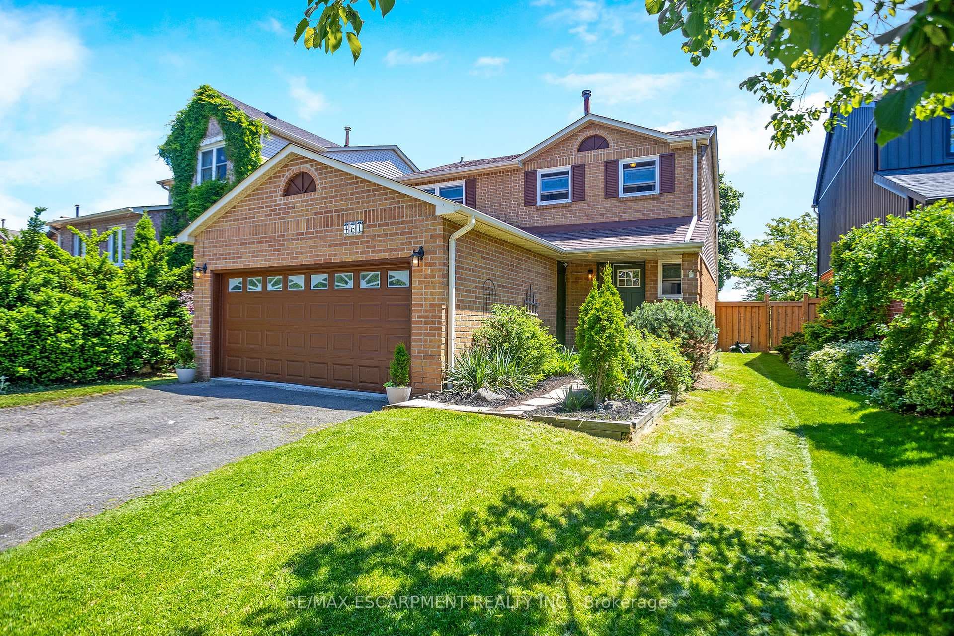 461 Bell Street photo 2
