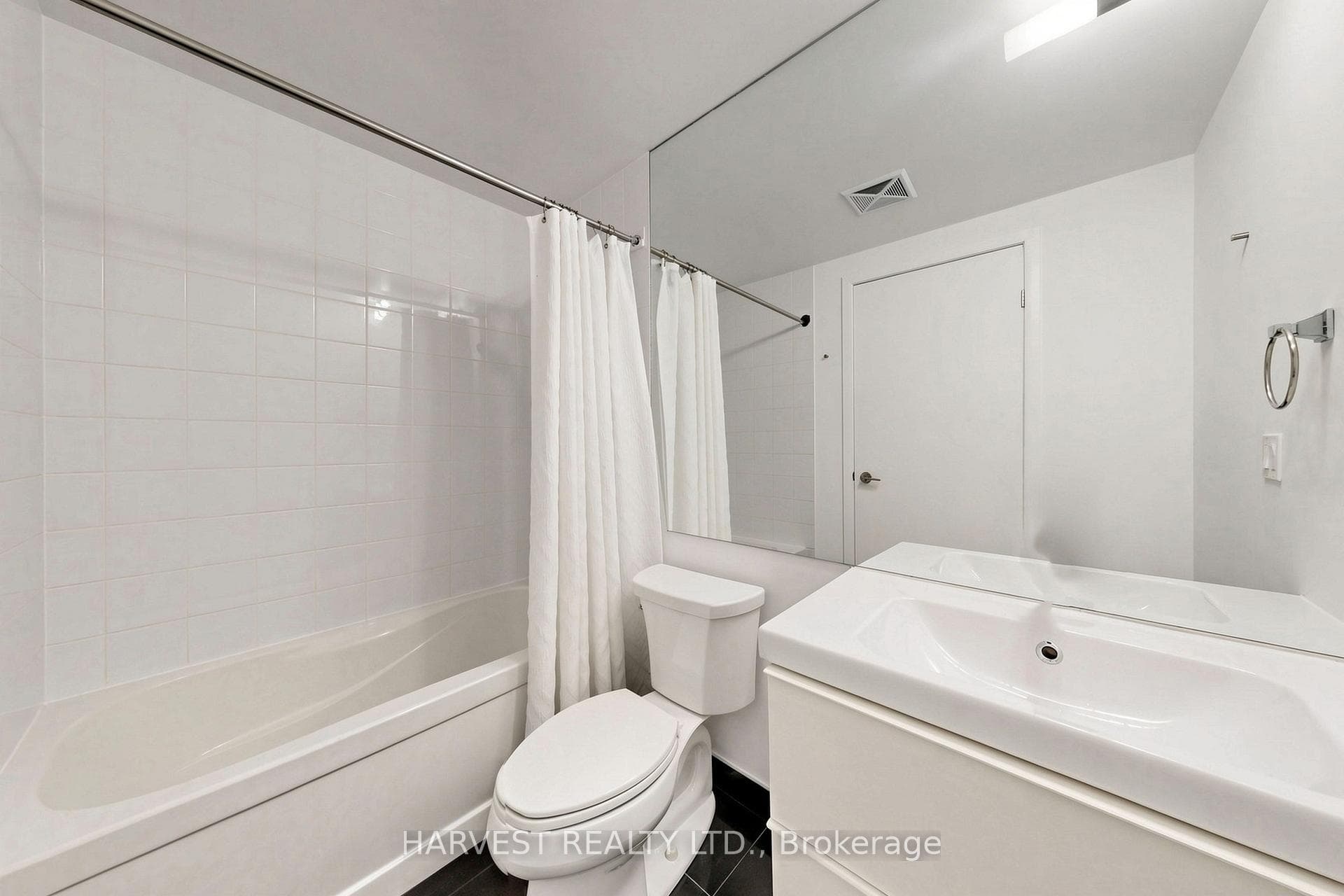 209 Fort York Boulevard Unit 380 photo 29