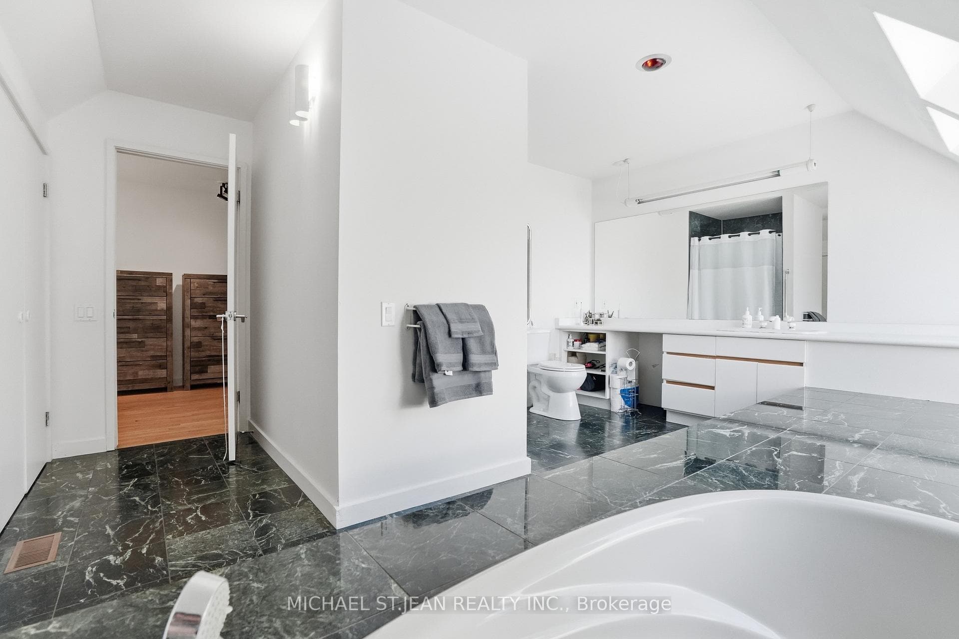 1314 Safari Road photo 32