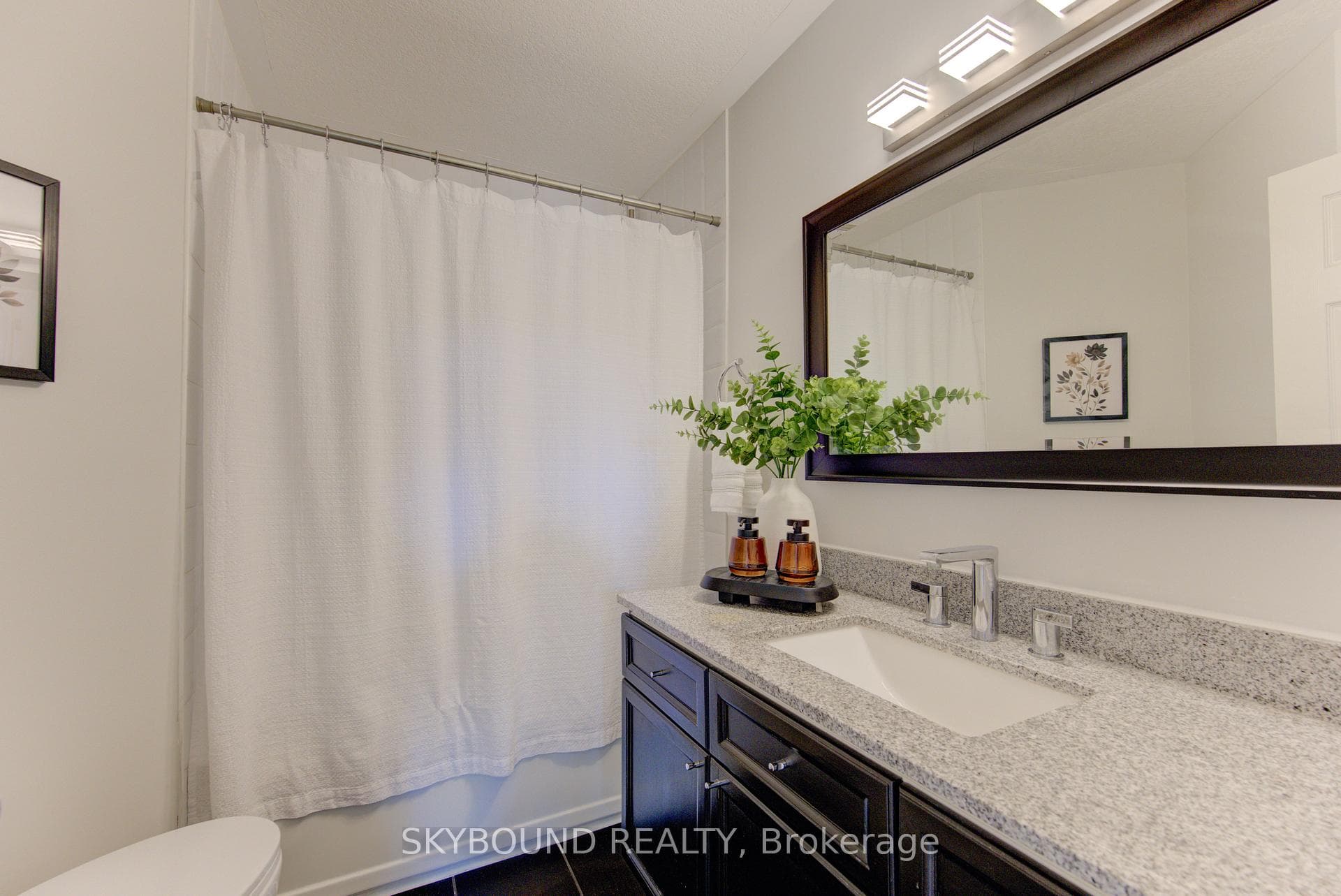 179 Bridgewater Crescent photo 17