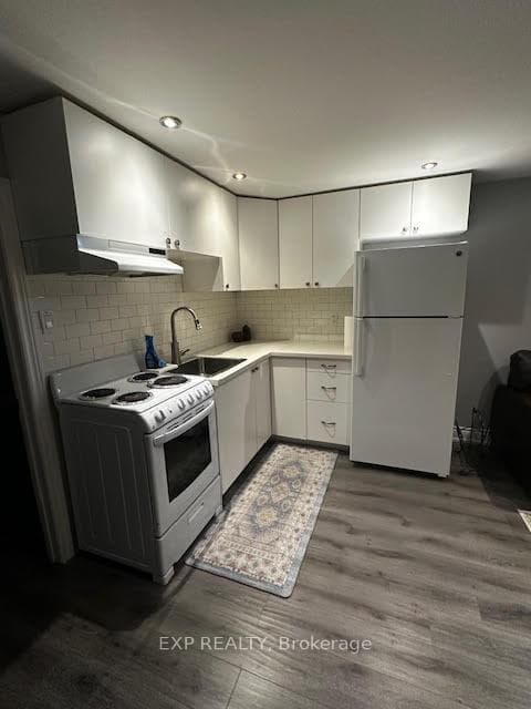 49 Governor Crescent Unit Bsmt. photo 3