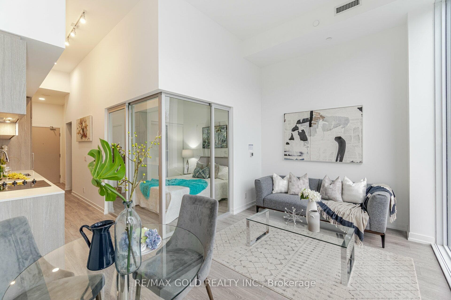 2020 Bathurst Street Unit 216 photo 7