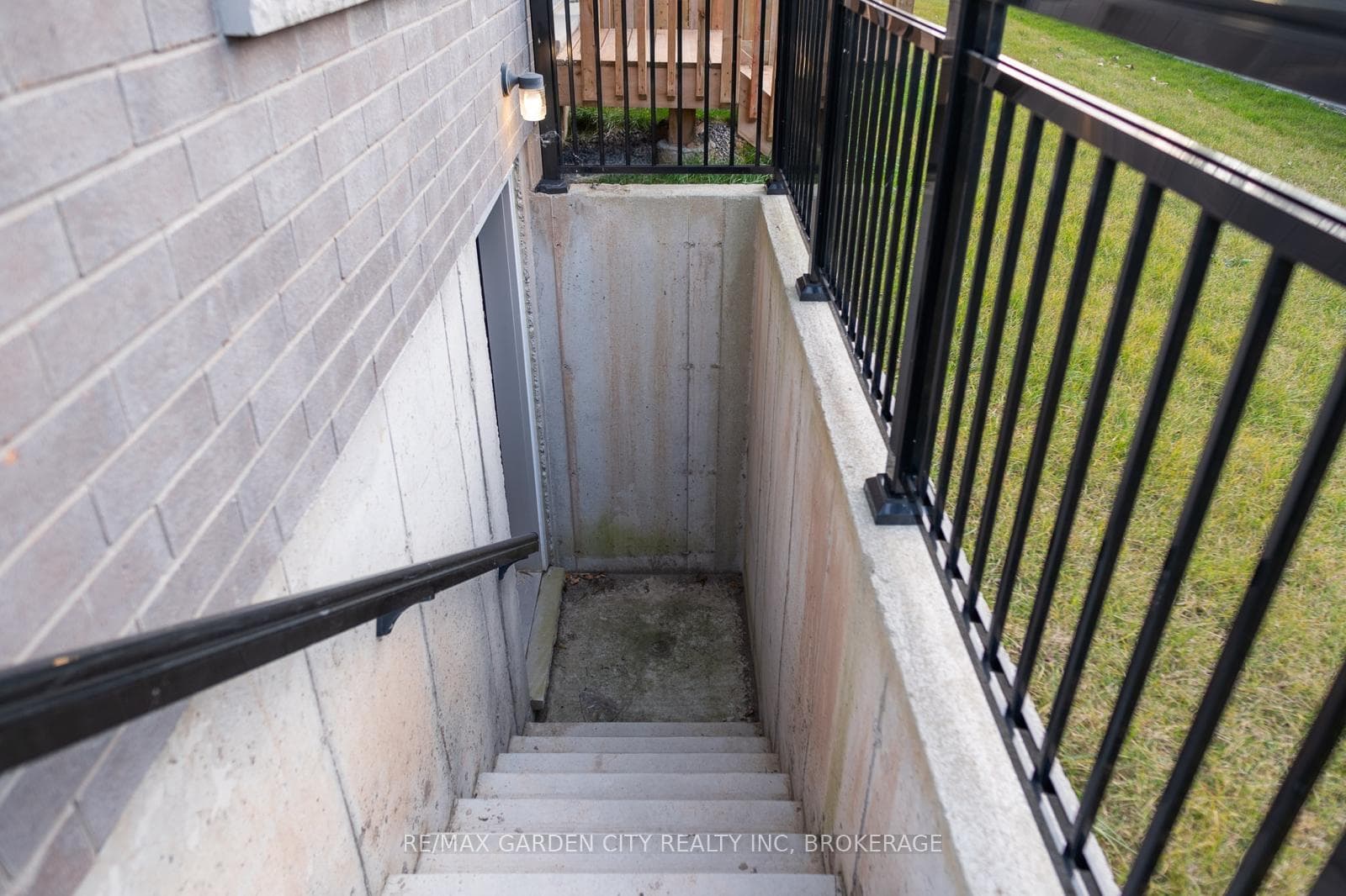 4552 Portage Road Unit 20 photo 31