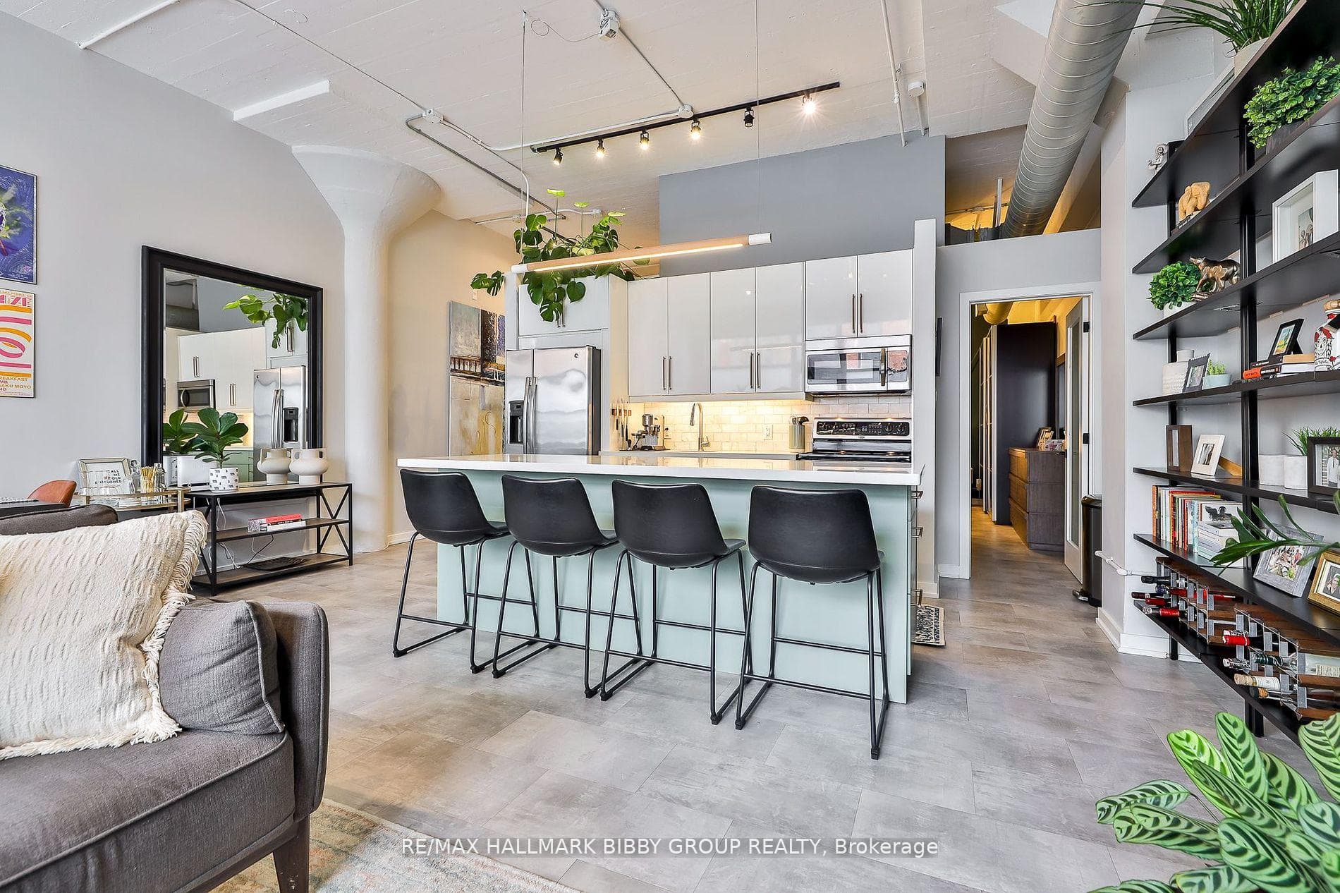 365 Dundas Street Unit 101 photo 1