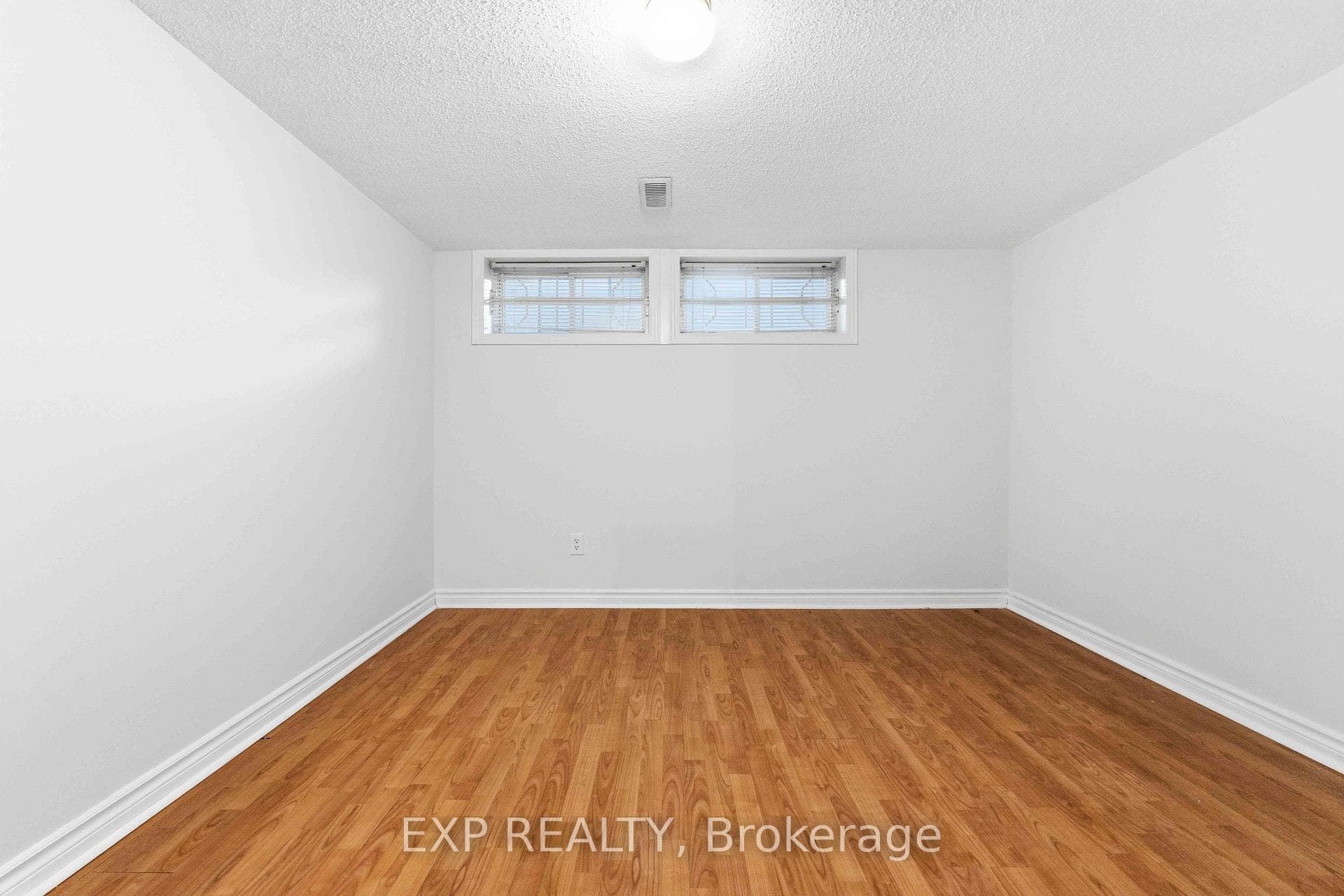 2473 Walkley Road photo 35